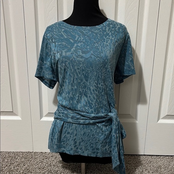 Size L Simply Vera VeraWang Blue Green Short Sleeve Tie Front T-Shirt - Picture 1 of 5